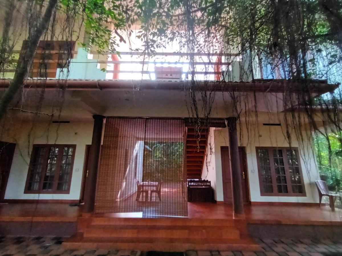 Hotel Ivory Coaste Kannur Esterno foto