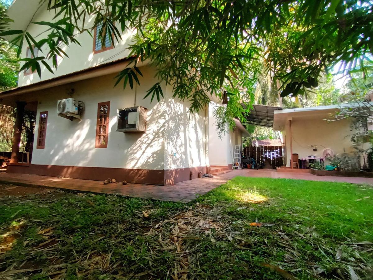 Hotel Ivory Coaste Kannur Esterno foto