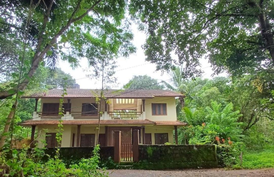 Hotel Ivory Coaste Kannur Esterno foto