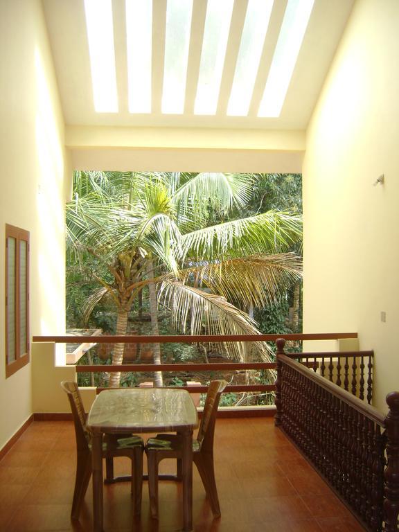 Hotel Ivory Coaste Kannur Esterno foto