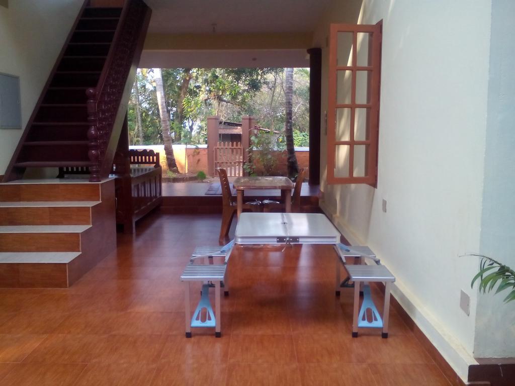 Hotel Ivory Coaste Kannur Esterno foto