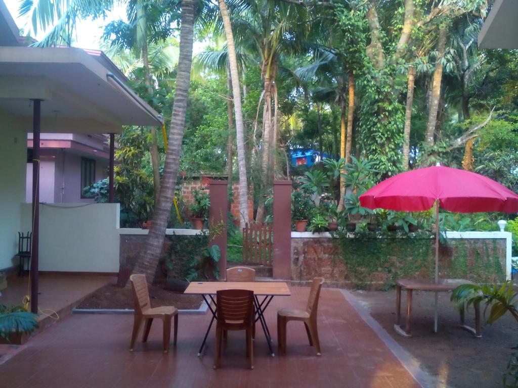 Hotel Ivory Coaste Kannur Esterno foto